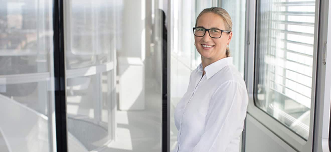 HVB-Vorständin Höllinger: "Wer mit den Enkeln zoomt, macht das auch mit seiner Bank" | finanzen.net