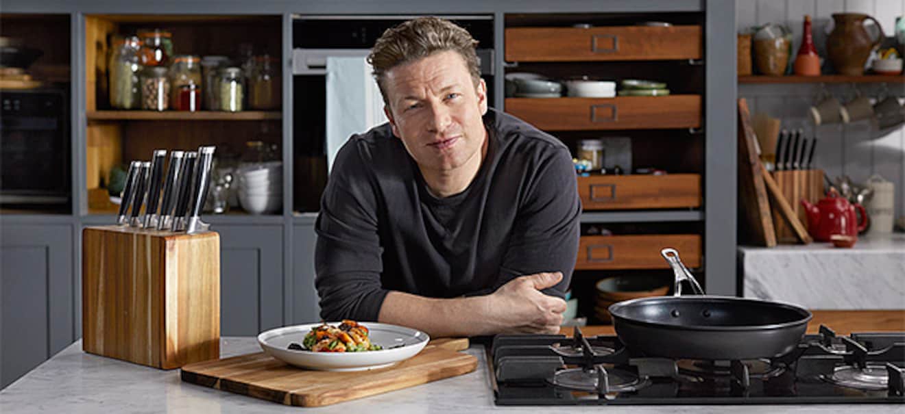 Euro am Sonntag-Interview: Jamie Oliver: "Ich war arm wie eine Kirchenmaus" Jamie Oliver: "Ich war arm wie eine Kirchenmaus" | finanzen.net