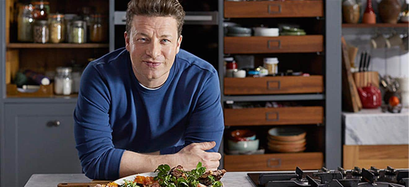 Jamie Oliver: "Ich war arm wie eine Kirchenmaus" | finanzen.net