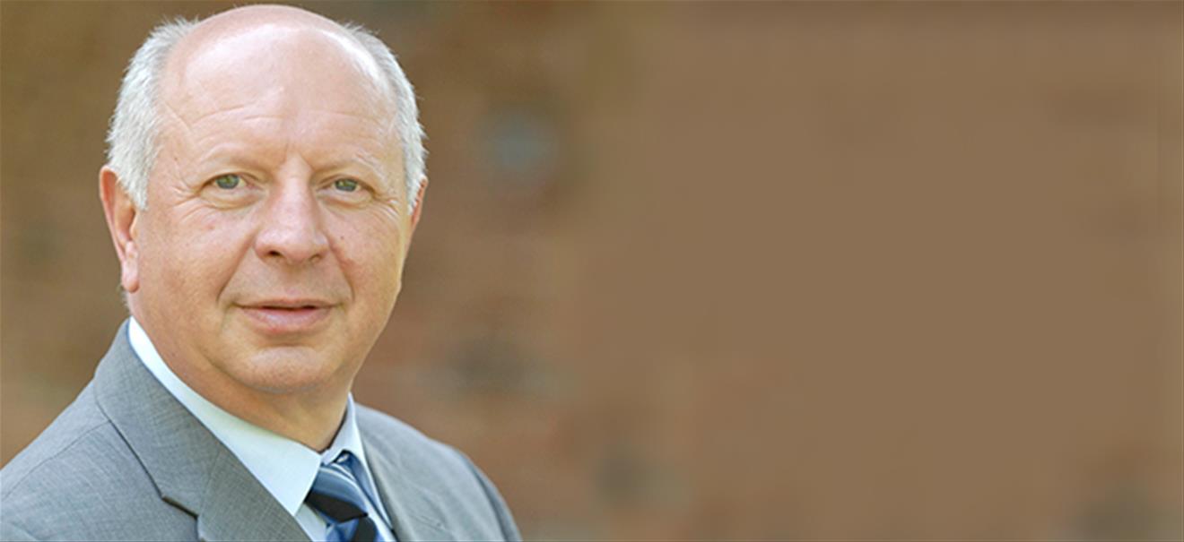 Eckhardt Rehberg Eckhardt Rehberg: "Wir Deutschen sollten mehr Mut haben, etwas entspannter zu sein" | finanzen.net