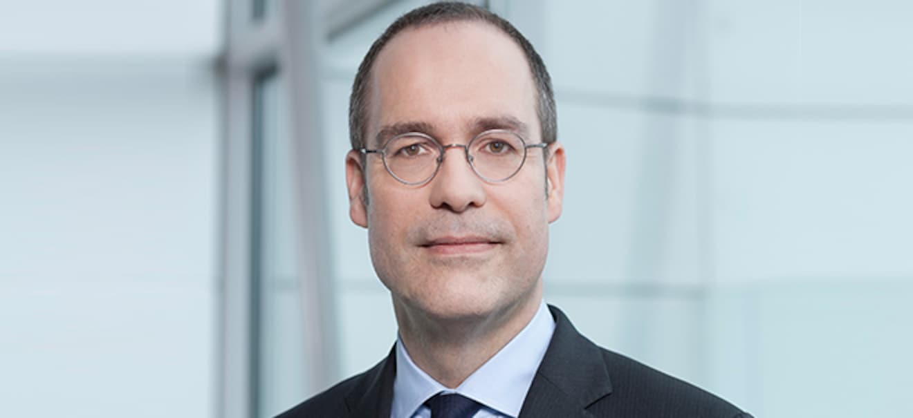 Sitzung am Donnerstag: Commerzbank: Ölpreisabsturz ist Zusatzargument für EZB-Zinssenkung Commerzbank: Ölpreisabsturz ist Zusatzargument für EZB-Zinssenkung | finanzen.net