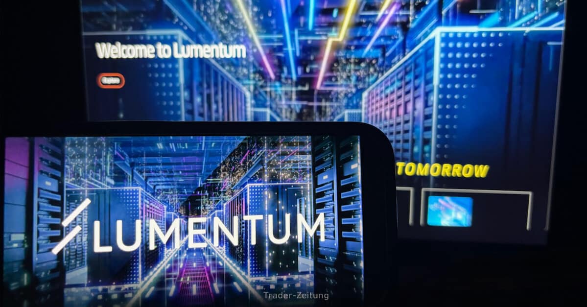 Lumentum Holdings (LITE) im Pivotal-Point-Check: Durchbruch bei KI-Optik und S&P 500-Aufnahme - Rosenblatt sieht über 30 % Kurspotenzial!