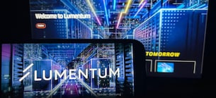 Pivotal-Points: Lumentum Holdings (LITE) im Pivotal-Point-Check: Durchbruch bei KI-Optik und S&P 500-Aufnahme - Rosenblatt sieht über 30 % Kurspotenzial!
