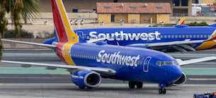 Trading-Sektionen: 2026 wird das Jahr der Wahrheit – Kann Southwest Airlines Premium, ohne die Seele zu verlieren? Die UBS sagt ja und stuft hoch bei über 40 % Aufwärtspotenzial. Trading-Sektionen: 2026 wird das Jahr der Wahrheit – Kann Southwest Airlines Premium, ohne die Seele zu verlieren? Die UBS sagt ja und stuft hoch bei über 40 % Aufwärtspotenzial.