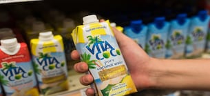 Aktien on Fire: Vita Coco überzeugt mit starker Prognose und sieht sich nach Übernahmezielen um — Aktie vor Ausbruch auf Allzeithoch!