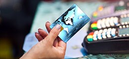 : Россияне массово жалуются на блокировку банковских карт и счетов