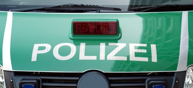 Proteste gegen EZB: Blockupy-Proteste beginnen mit massiver Gewalt - mehrere Verletzte Blockupy-Proteste beginnen mit massiver Gewalt - mehrere Verletzte | finanzen.net