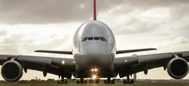 Ziel gesenkt: Airbus-Aktie in Rot: Jefferies stuft Airbus auf 'Hold' ab - Air France-KLM bestellt bei Airbus weitere Passagier- und Frachtjets | Nachricht | finanzen.net