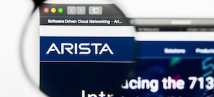 Analysten begeistert: Arista Networks-Aktie springt zweistellig hoch: Starkes Zahlenwerk überzeugt Analysten begeistert: Arista Networks-Aktie springt zweistellig hoch: Starkes Zahlenwerk überzeugt