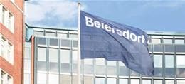 DAX 40-Papier Beiersdorf-Aktie: So viel Verlust hätte eine Investition in Beiersdorf von vor einem Jahr bedeutet