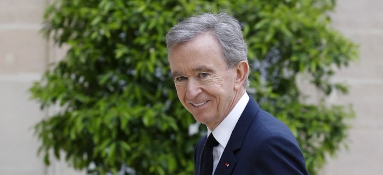 Bilderbuchkarriere: Vom Ingenieur zum reichsten Europäer: Der beispiellose Werdegang von LVMH-Chef Monsieur Arnault Vom Ingenieur zum reichsten Europäer: Der beispiellose Werdegang von LVMH-Chef Monsieur Arnault | finanzen.net