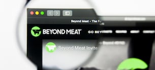 Börsenwert pulverisiert: Beyond Meat-Aktie halbiert: Schuldenumbau schlägt Anleger in die Flucht