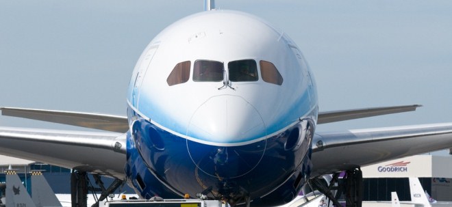 'Dreamliner'-Probleme: Boeing-Aktie legt zu: Boeing im zweiten Quartal mit Gewinneinbruch - überraschend positive Kapitalflussentwicklung | Nachricht | finanzen.net