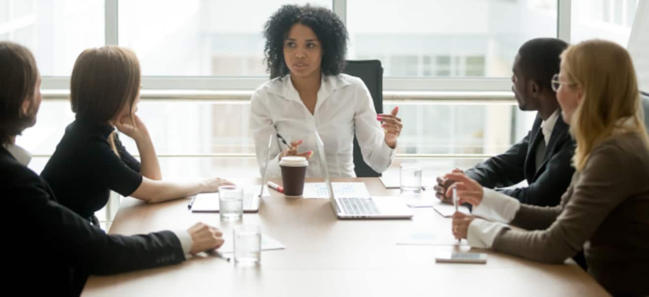 Beruf: Erfolgreiche Karriere: Diese Sprechweisen strahlen im Berufsalltag Kompetenz aus Die Macht der Worte: Wie Sprache Ihre Karriere beeinflusst | finanzen.net