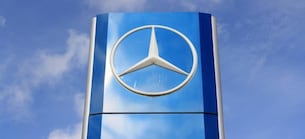 Financial Services: Mercedes-Benz-Aktie im Plus: Restrukturierung des Mobility-Geschäfts geplant
