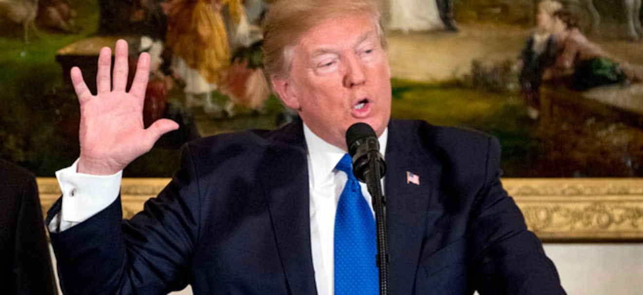 "Große Absenkung" gefordert: Trump erhöht vor Zinswende Druck auf US-Notenbank Trump erhöht vor Zinswende Druck auf US-Notenbank | finanzen.net