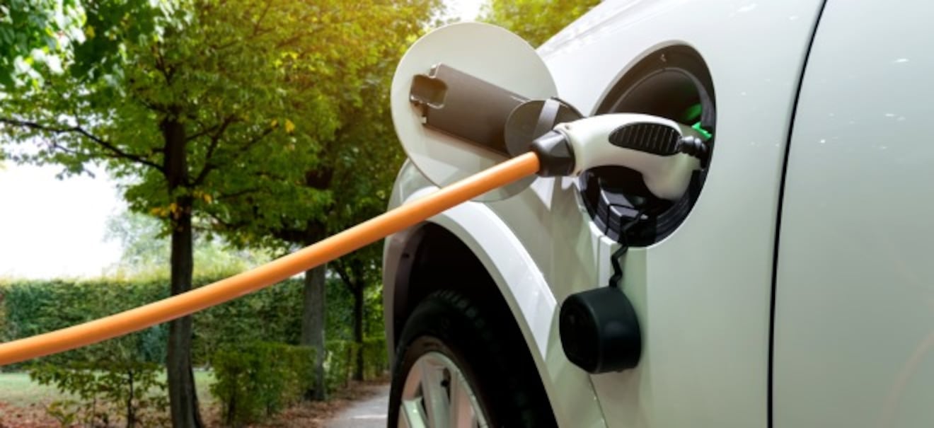 Frank Thelen outet sich als E-Auto-Fan: "Räumen wir mit den Vorurteilen auf" | finanzen.net