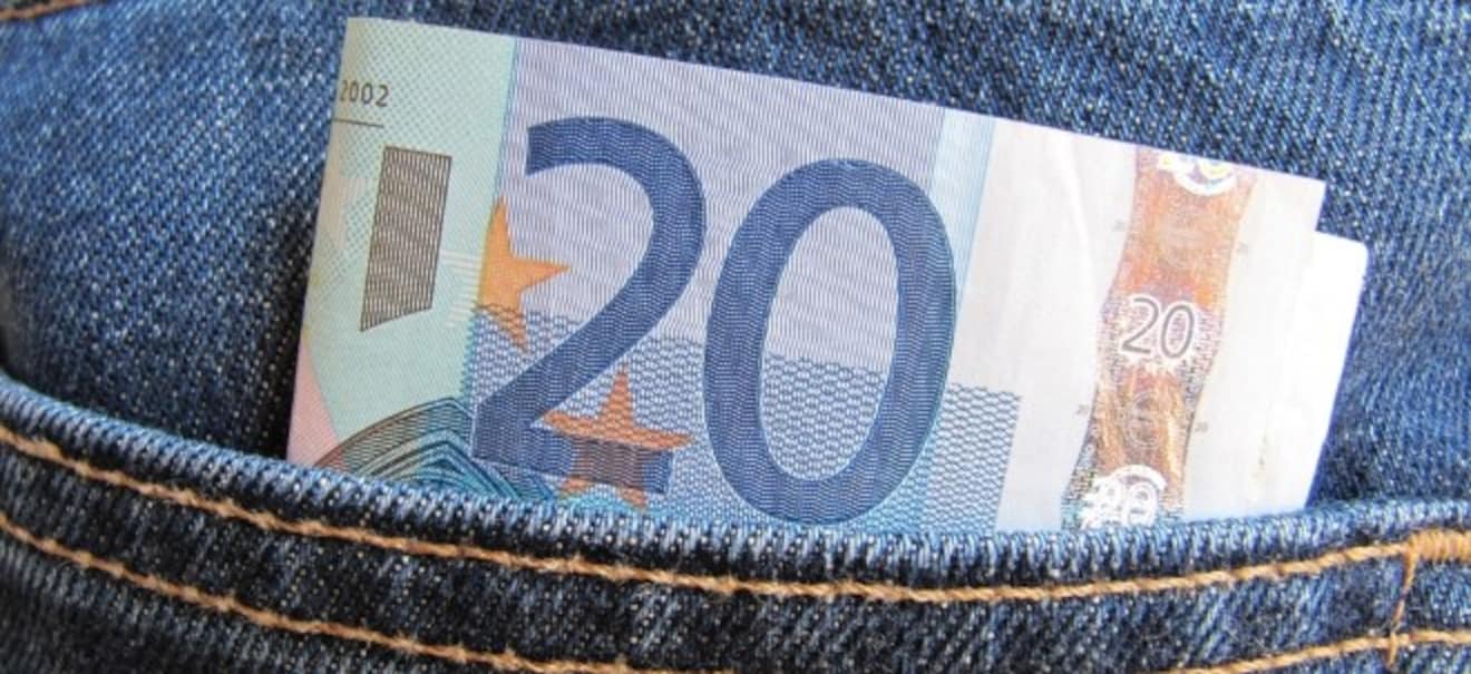 Trotz Zinsflaute: Sparfleiß und Aktiengewinne: Privates Geldvermögen auf Rekordhoch Sparfleiß und Aktiengewinne: Privates Geldvermögen auf Rekordhoch | finanzen.net