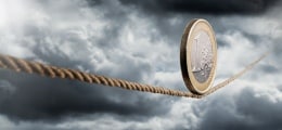 : ЕЦБ ударит по евро "печатным станком" и ставками ниже нуля