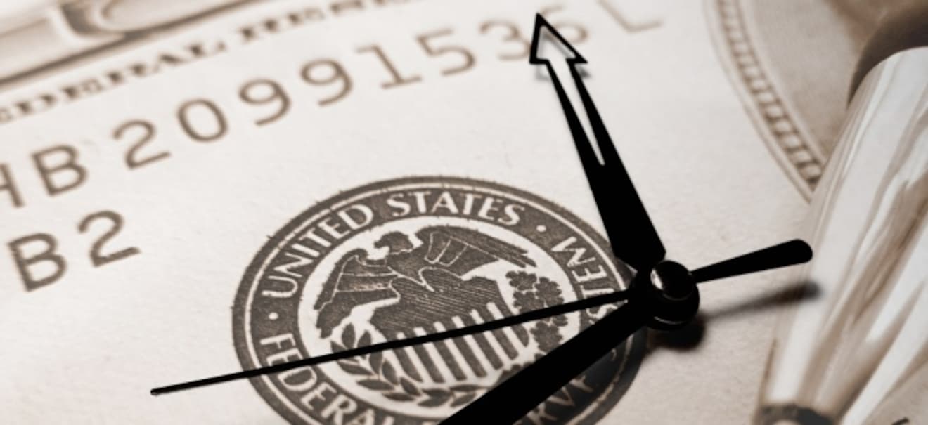 Geldpolitik: JPMorgan-Stratege: Die Fed macht es falsch - Zinssenkungen zur Inflationssenkung nötig JPMorgan-Experte widerspricht Fed: Zinssenkungen statt -erhöhungen! | finanzen.net