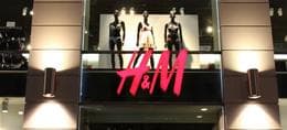 Erste Schätzungen: Hennes Mauritz (H M, H&M) stellt Zahlen zum jüngsten Quartal vor