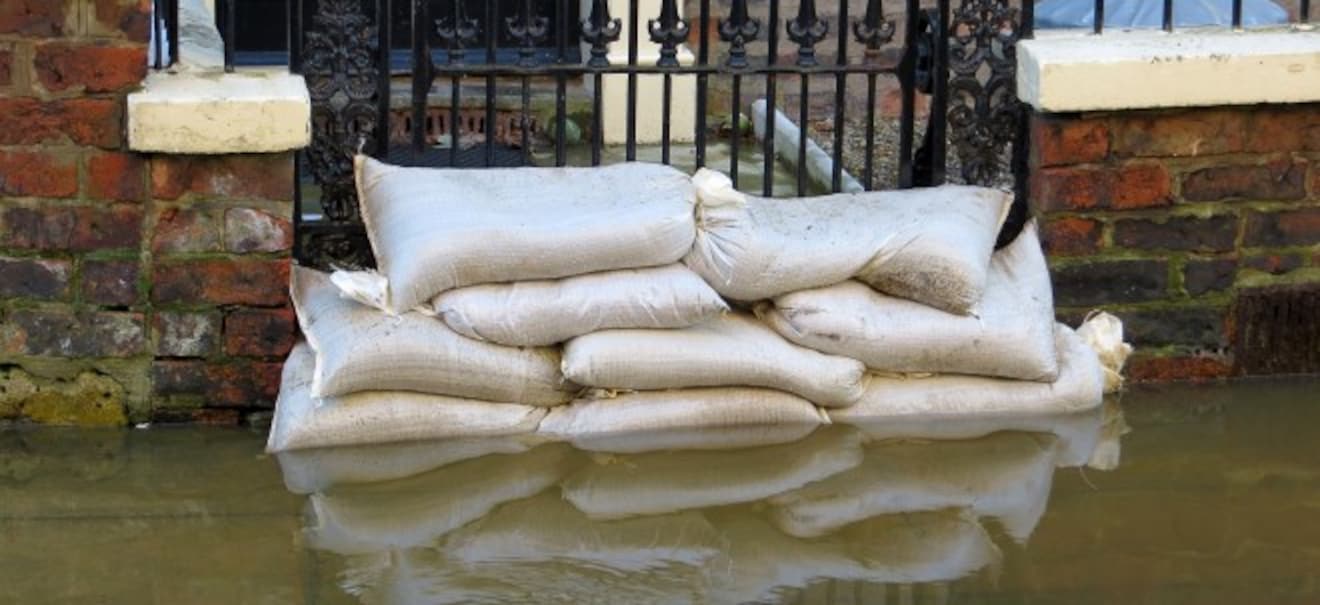 Welche Policen helfen bei  Unwetterschäden? | finanzen.net