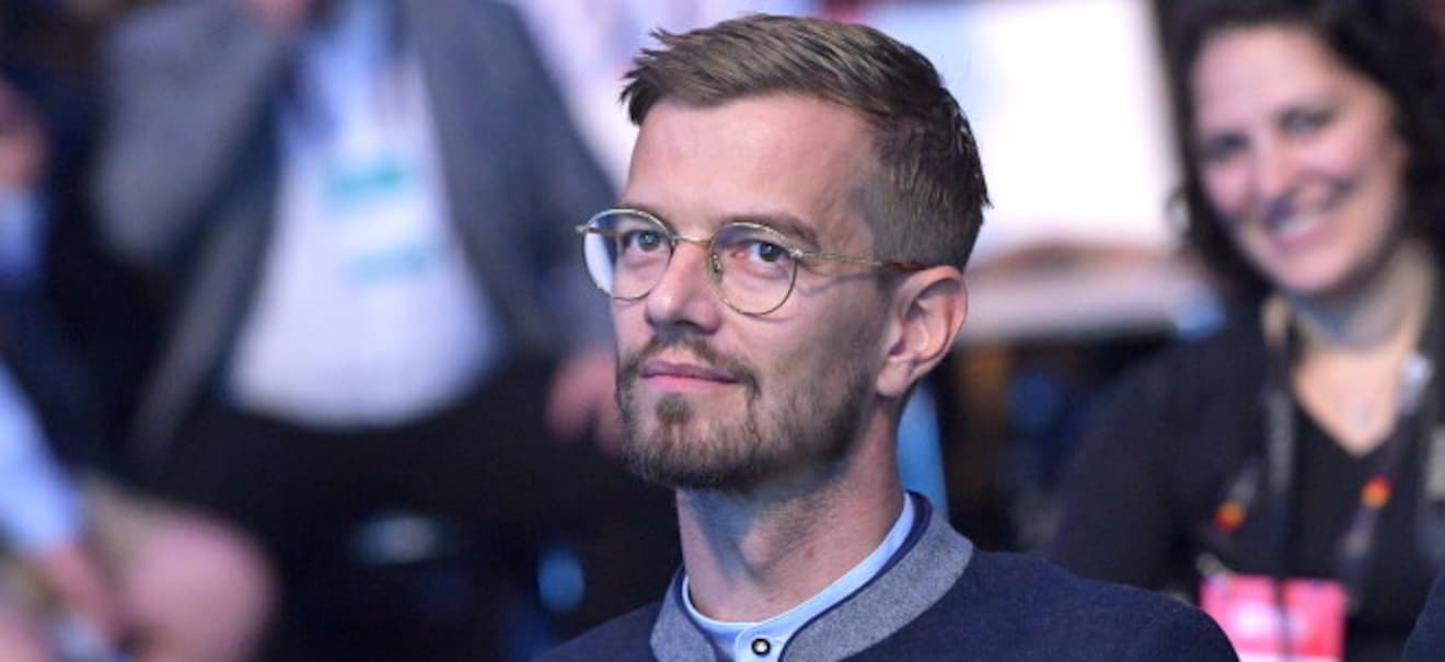 Jokolade: Prominenter Startup-Gründer: Joko Winterscheidt verkauft jetzt Schokoriegel Prominenter Startup-Gründer: Joko Winterscheidt verkauft jetzt Schokoriegel | finanzen.net