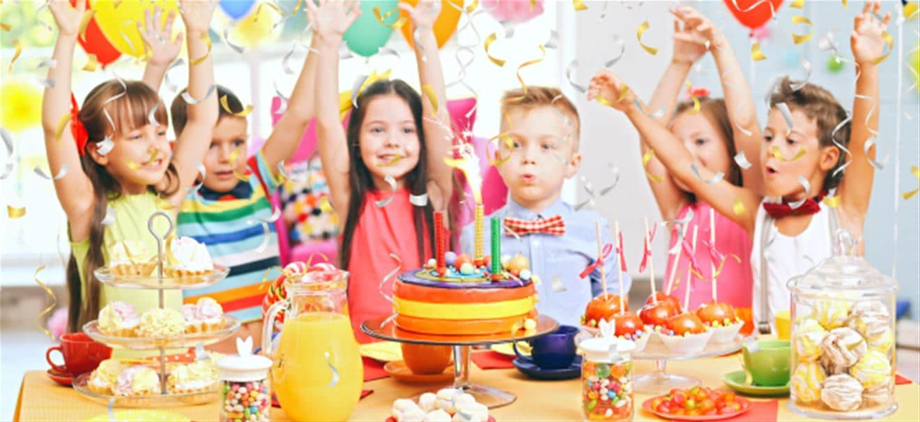 Kindergeburtstage ohne teure Überraschungen: Mit diesen Tipps die perfekte Party für Ihr Kind planen! | finanzen.net