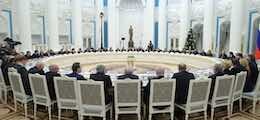 : Россиян начали готовить к изменению Конституции
