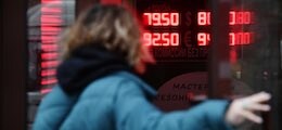 Россияне устали видеть падение курса рубля