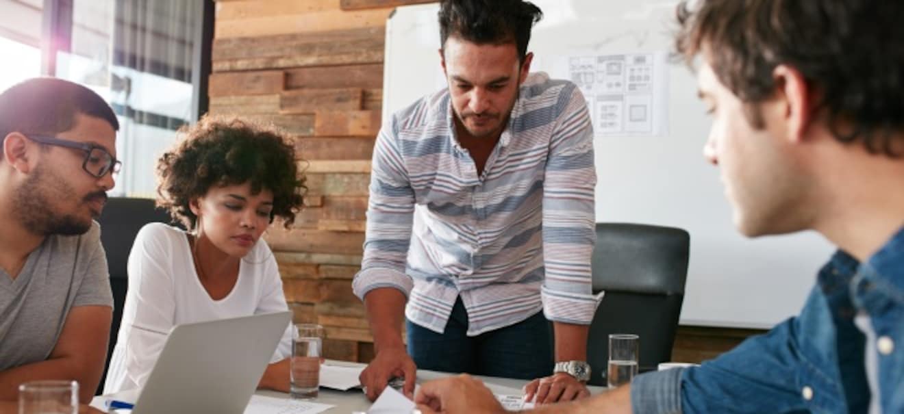 Karrierebremse Talent Hoarding: Warum Chefs Talente nicht ziehen lassen | finanzen.net