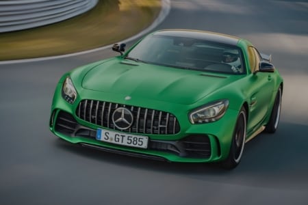 Mercedes AMG GT R