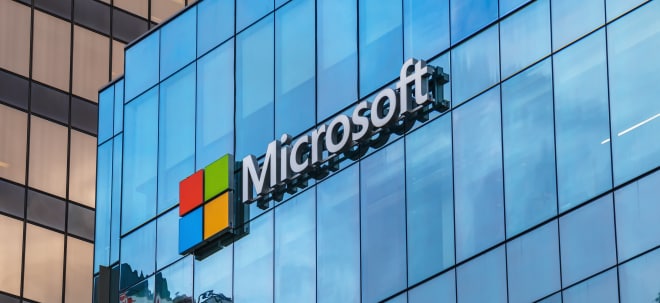 Wartość giełdowa Nasdaq Akcje Microsoftu nadal rosną na plusie: brytyjskie organy ds. konkurencji rozważają partnerstwo Microsoftu z OpenAI