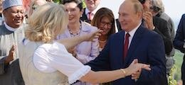 Танцы нынче дорого стоят Putin-kneisl-ausria