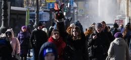 : Россияне жалуются на "космический" рост цен и падение уровня жизни