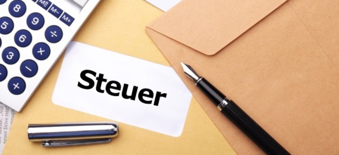 Social-Media-Stars: Traumberuf Influencer: Das muss steuerlich berücksichtigt werden Influencer im Fadenkreuz des Finanzamts: Steuerpflicht weckt Realität | finanzen.net