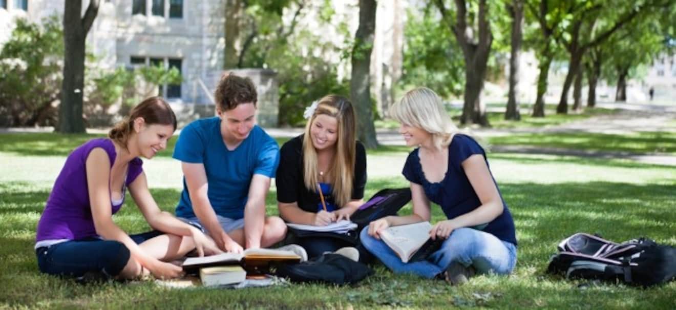 Früh starten: Früh übt sich: So wird man finanziell unabhängig Finanzielle Unabhängigkeit: Fünf Tipps für junge Leute | finanzen.net