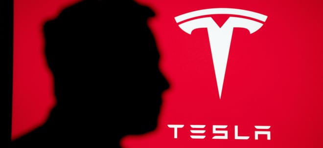 NASDAQ-Titel Tesla-Aktie unter Druck: Elon Musk revolutioniert den Verkehr: Teslas Robotaxi und selbstfahrender Bus enthüllt | finanzen.net