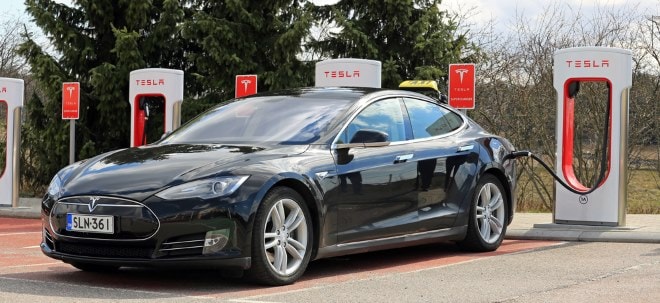 Rekord gebrochen: Tesla Model S Plaid erreicht 350 km/h | finanzen.net