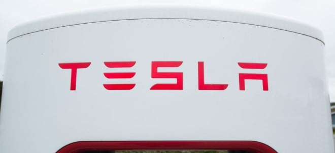 Tesla-Aktie tiefrot: Tesla bittet Zulieferer um Rückerstattungen | finanzen.net