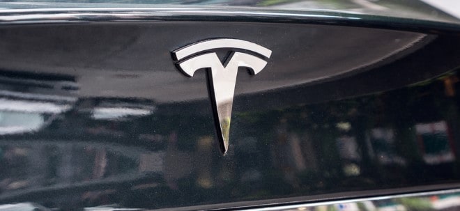 Tesla besorgt sich 1,8 Milliarden Dollar für Model-3-Produktion | finanzen.net