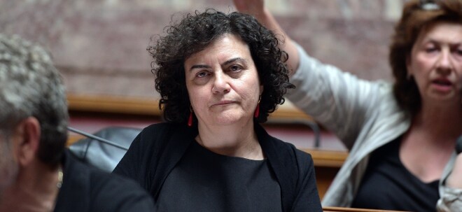 Mutter einer griechischen Ministerin hob 200.000 Euro am Bankschalter ab | finanzen.net