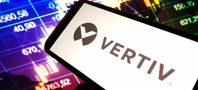 Vertiv-Aktie schlägt NVIDIA deutlich: Heimlicher Gewinner des KI-Booms steigt in den S&P 500 auf