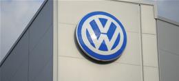VW-Aktie tiefer: Volkswagen steuert wohl auf radikalen Konzernumbau zu