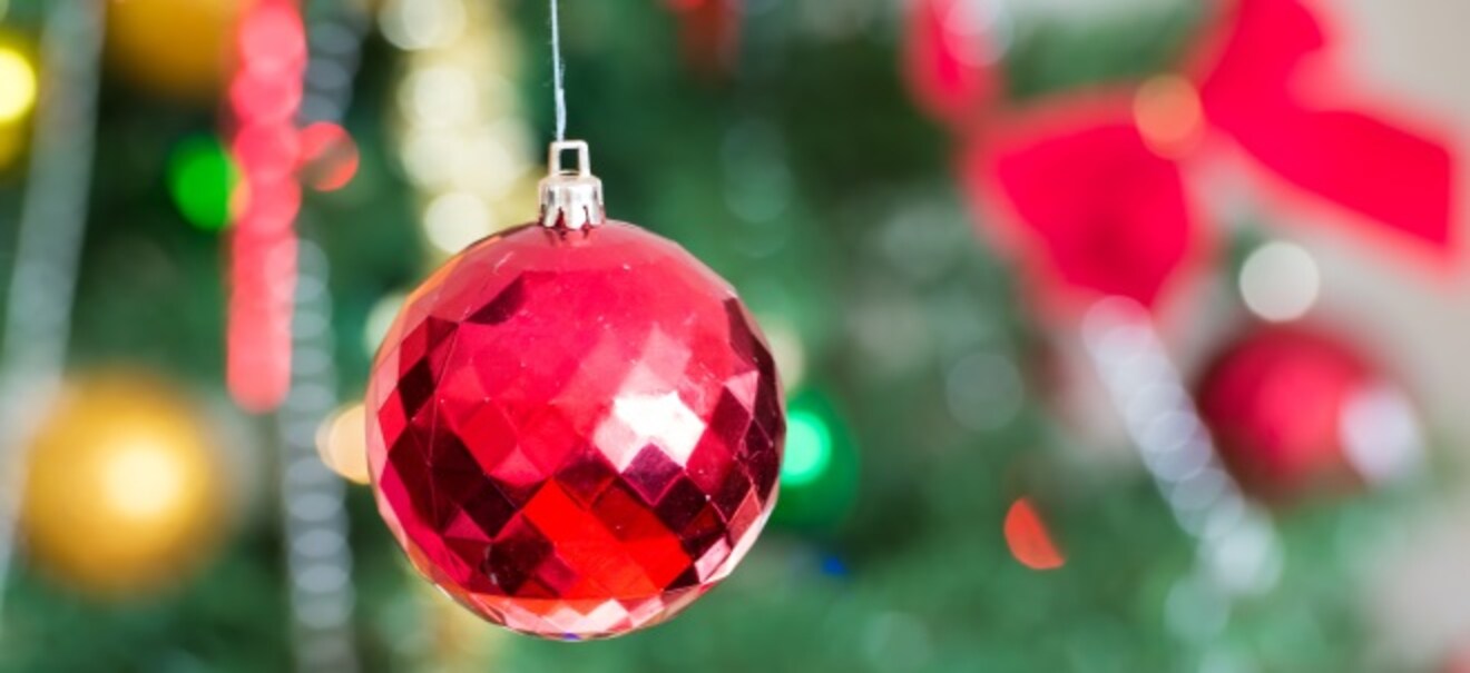 Sonderzahlung: Weihnachtsgeld 2024: In diesen Branchen bekamen Beschäftigte den höchsten Bonus Top Ten: Diese Branchen zahlten das meiste Weihnachtsgeld im Jahr 2024 | finanzen.net