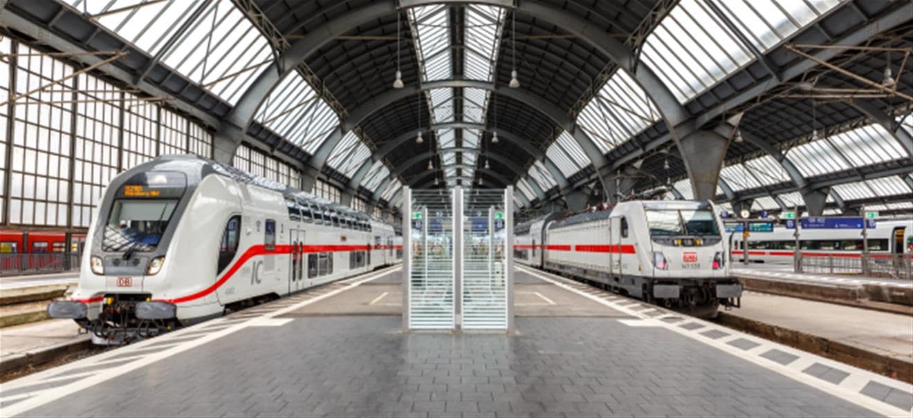 Bahnfahren für den halben Preis? Mit diesen Tricks sparen Bahnfahrer enorm | finanzen.net